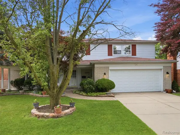883 Briarcliff, Grosse Pointe, MI 48236