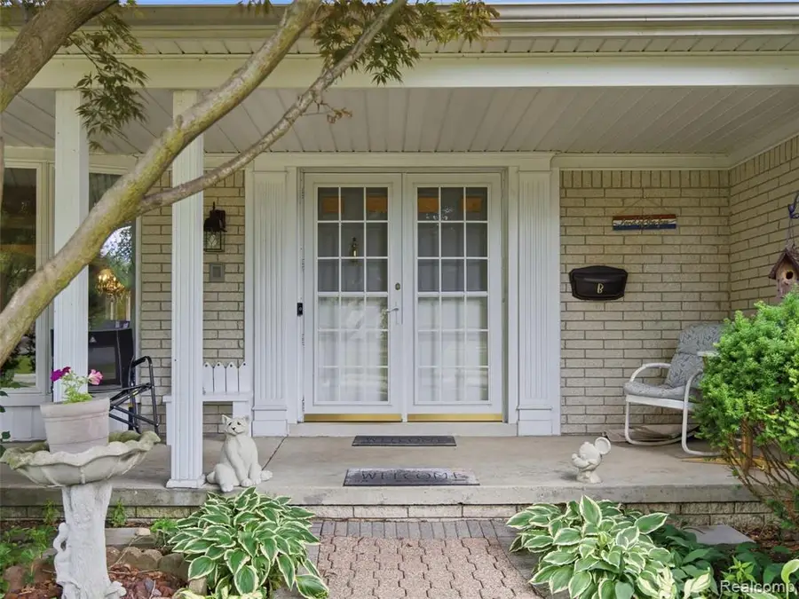 883 Briarcliff, Grosse Pointe, MI 48236 - #3