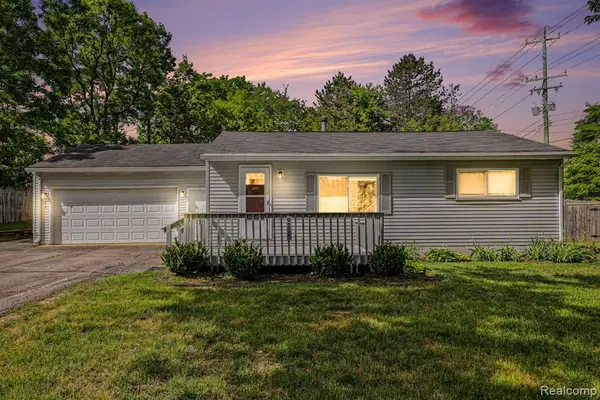 9315 Hillcrest, Clarkston, MI 48348