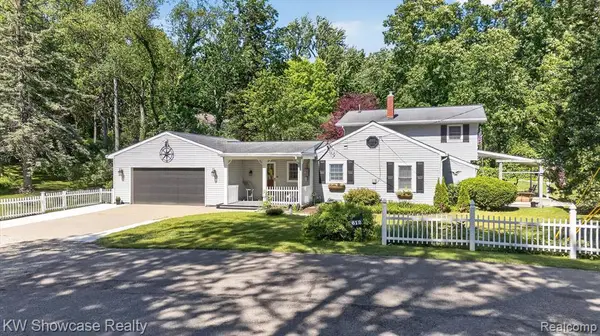612 Sunrise Park, Howell, MI 48843