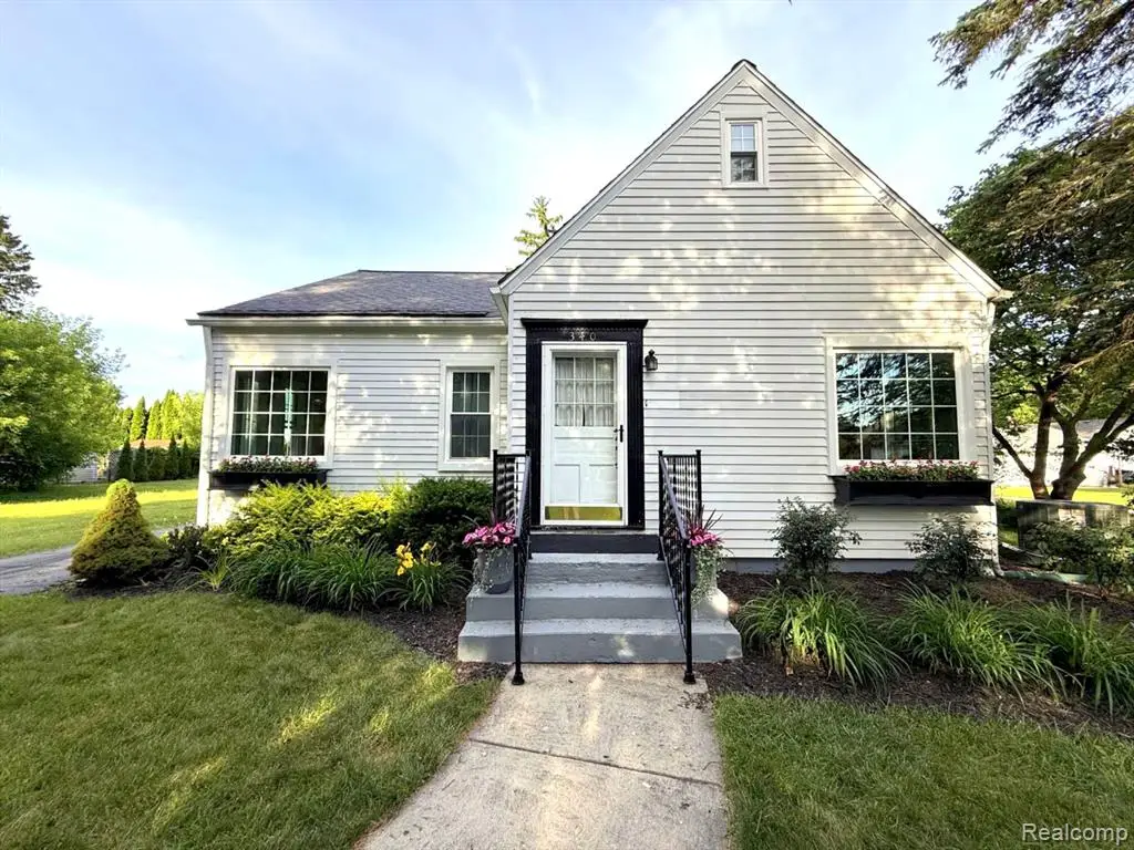 340 N Hagadorn, South Lyon, MI 48178 - #1