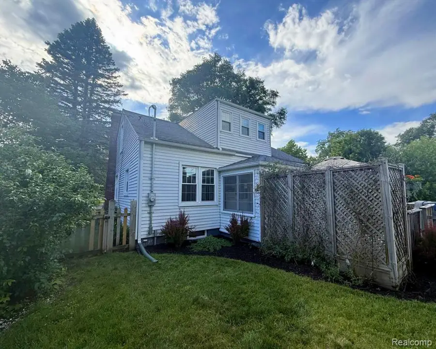 340 N Hagadorn, South Lyon, MI 48178 - #2