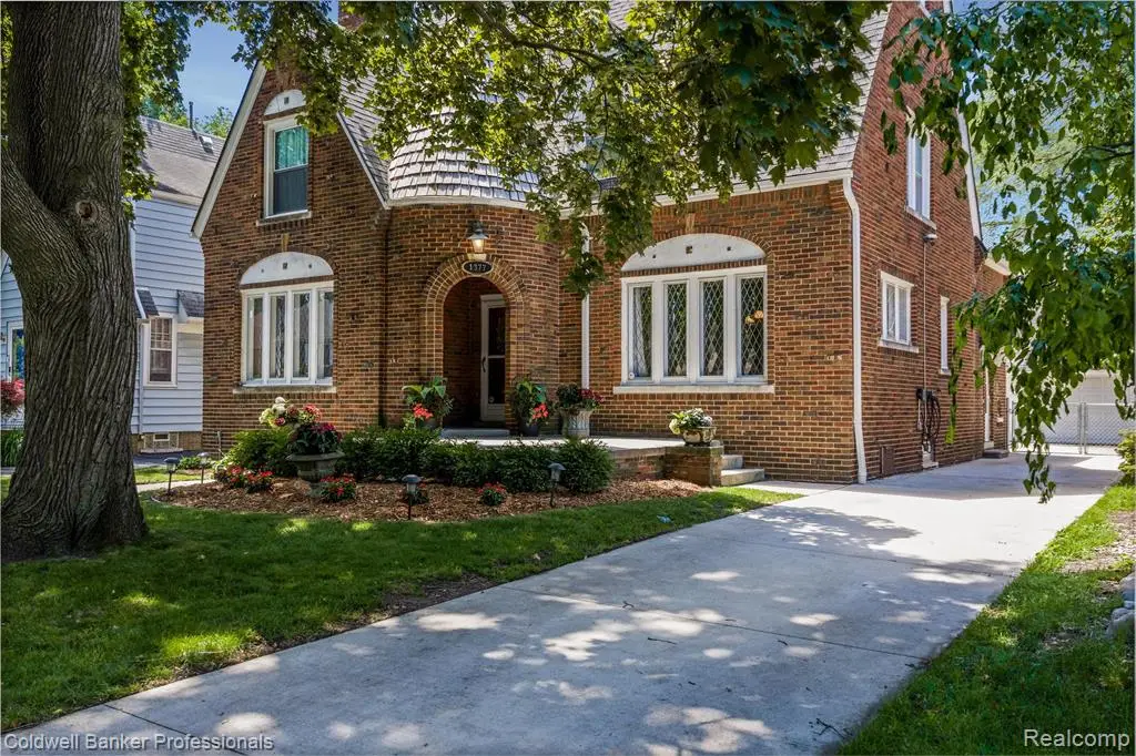 1377 Harvard Road, Grosse Pointe Park, MI 48230 - #1