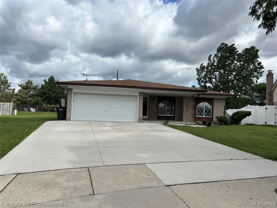 38986 Cottonwood, Sterling Heights, MI 48310 - #2