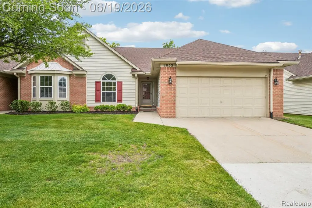 2053 Maplehurst, Commerce, MI 48390 - #1
