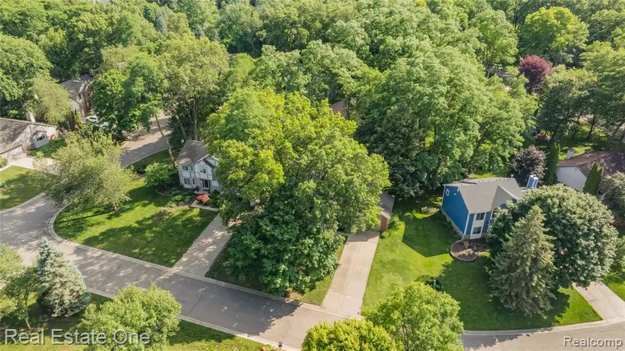 1574 Cardinal Ridge, West Bloomfield, MI 48324 - #3