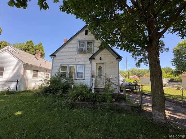 818 Loa, Lansing, MI 48910