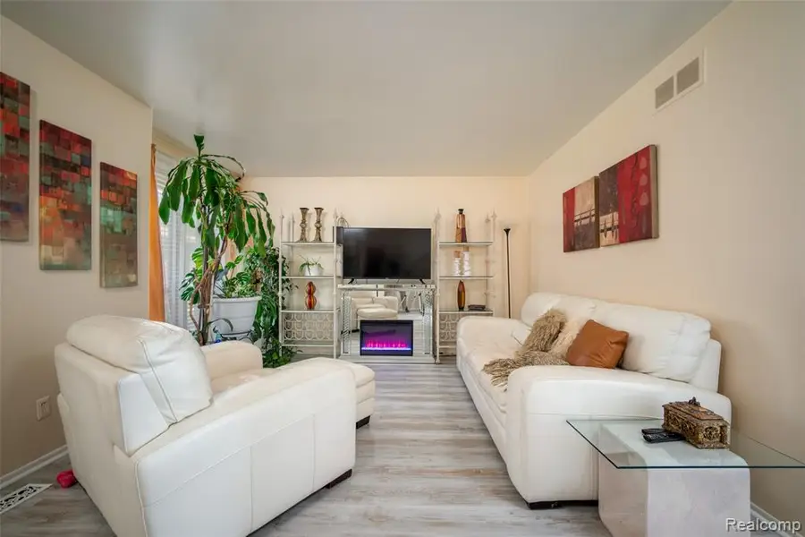 20937 Sherman, Southfield, MI 48033 - #3