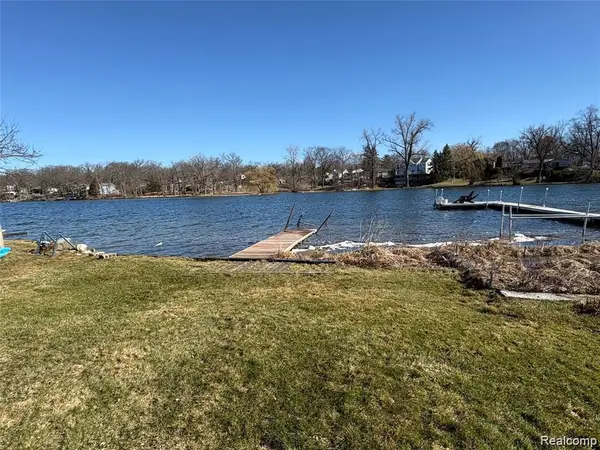 6912 Colony, West Bloomfield, MI 