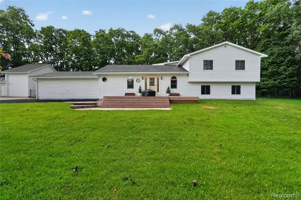 8655 Joey, Pinckney, MI 48169