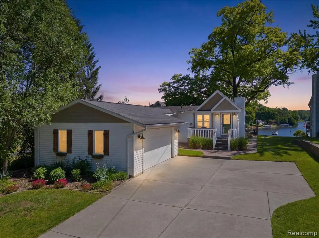 10470 King, Davisburg, MI 48350 - #1