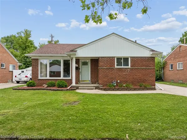 8108 Whitefield, Dearborn Heights, MI 48127