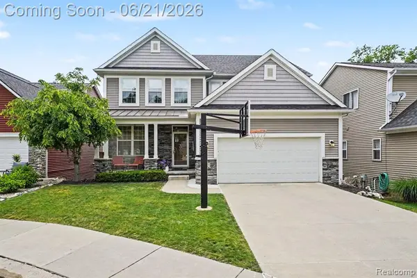 220 Turnberry, Milford, MI 48381