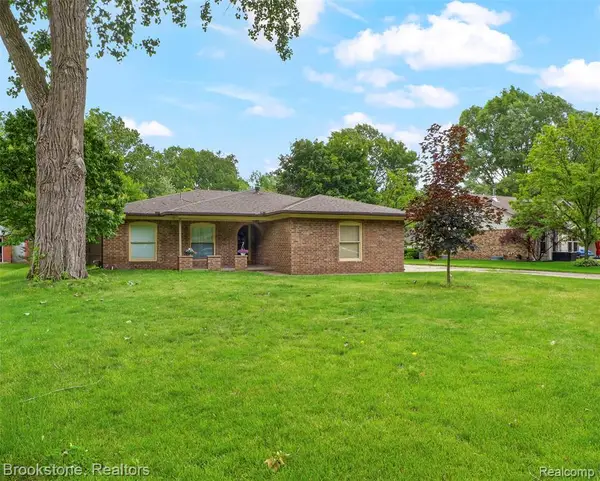 23059 Remick, Clinton Township, MI 48036
