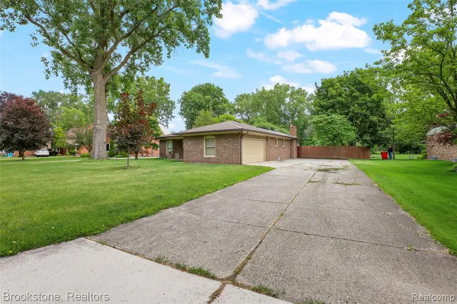 23059 Remick, Clinton Township, MI 48036 - #3