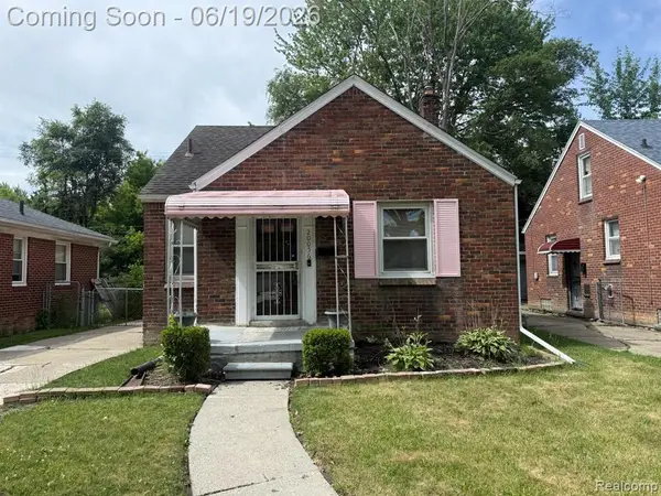 20056 Roscommon, Harper Woods, MI 48225