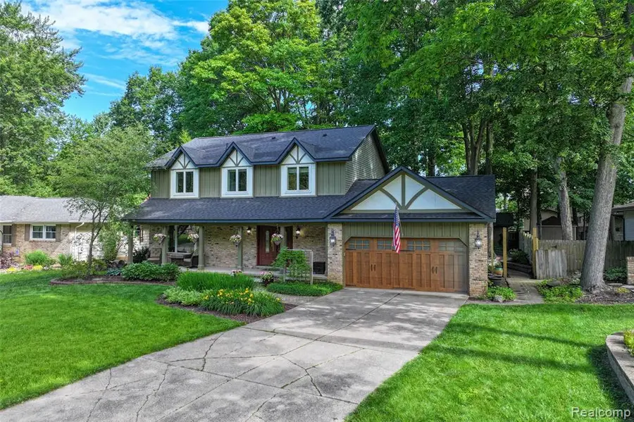 5327 Olde Saybrooke, Grand Blanc, MI 48439 - #2