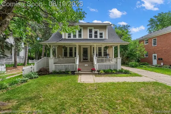568 Saint Clair, Grosse Pointe, MI 48230