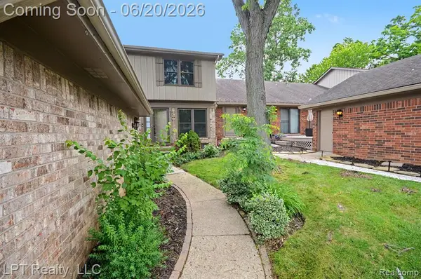 829 Langdon, Rochester Hills, MI 48307