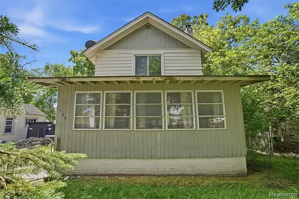 969 Myrtle, Waterford, MI 48328
