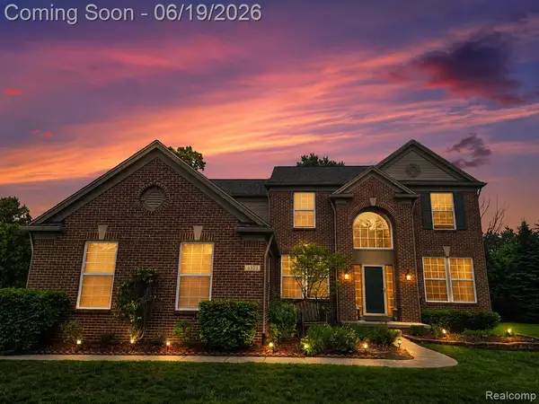 6323 Moonstone, Grand Blanc, MI 48439