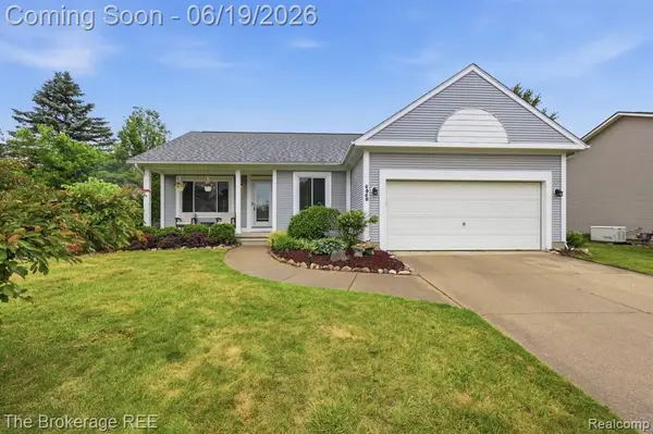 6060 Hearthside, Grand Blanc, MI 48439