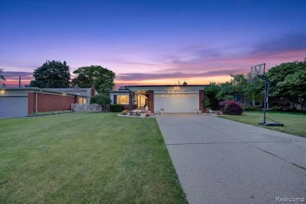 33879 Brookshire, Sterling Heights, MI 