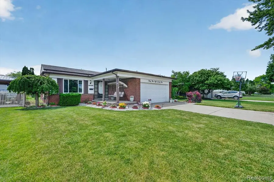 33879 Brookshire, Sterling Heights, MI 48312 - #2