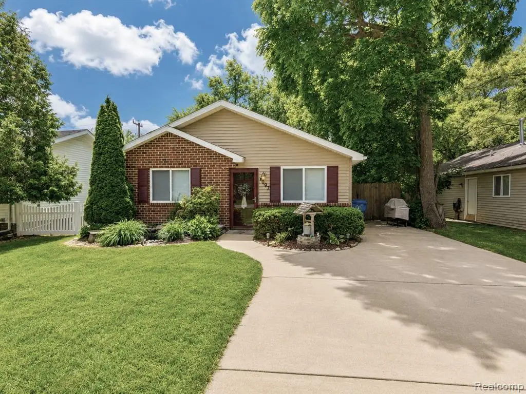 4097 Chenlot, Waterford, MI 48328 - #1