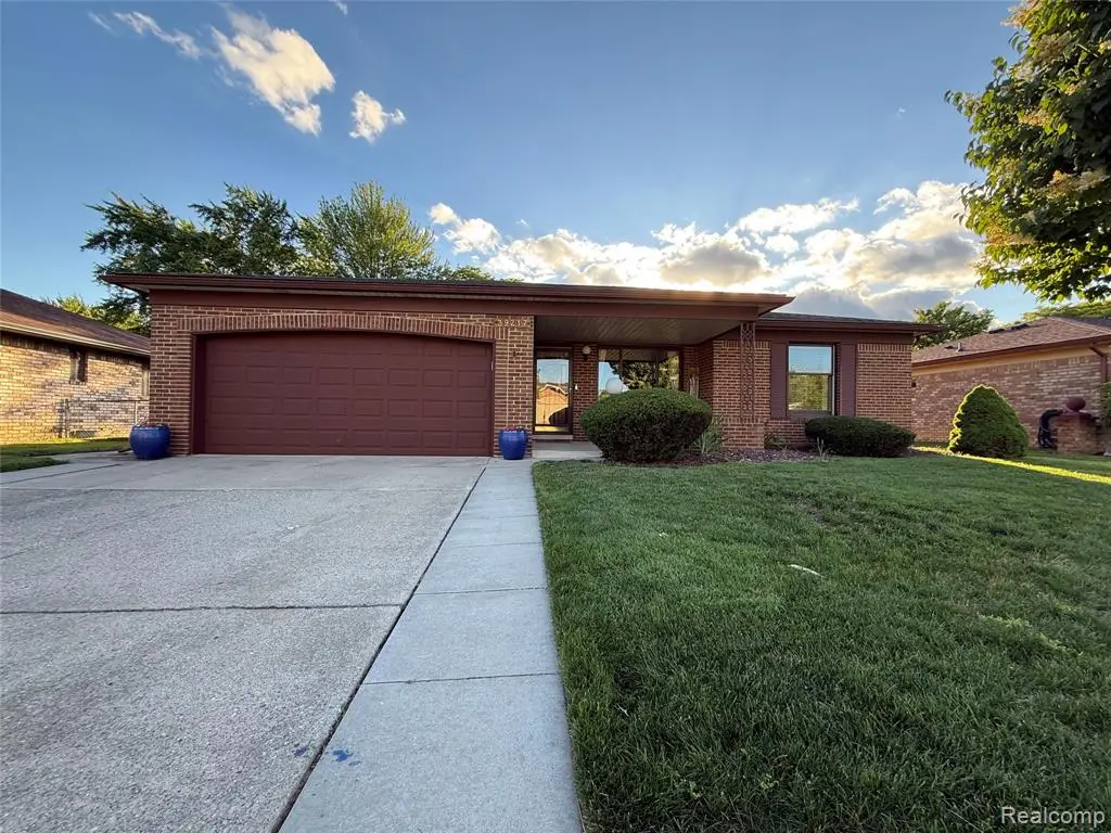 39217 Bramblebush, Clinton Township, MI 48038 - #1