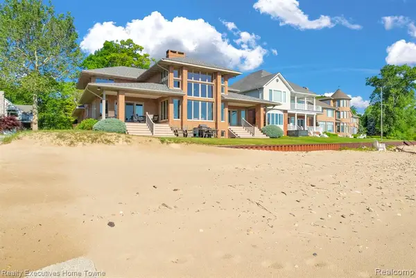 2975 Sandy Oaks, Fort Gratiot, MI 48059