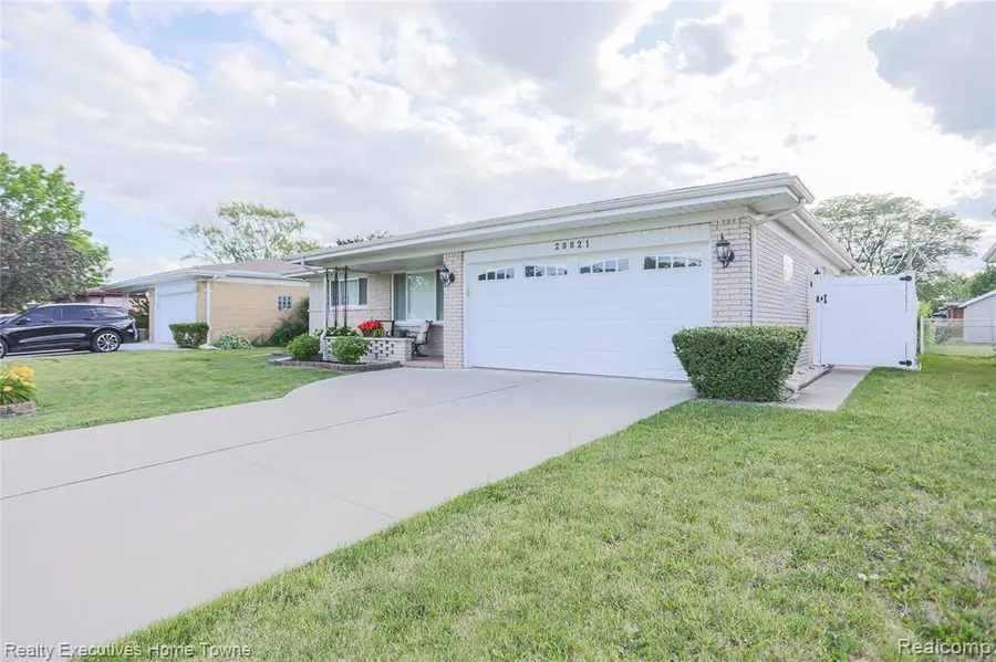 28821 Lund, Warren, MI 48093 - #3
