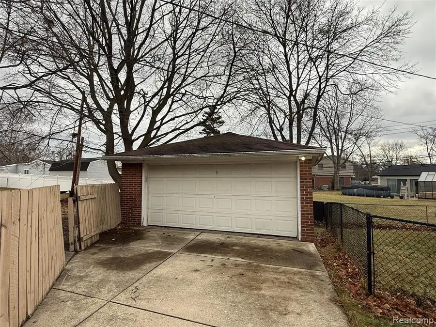 2501 King, Trenton, MI 48183 - #3