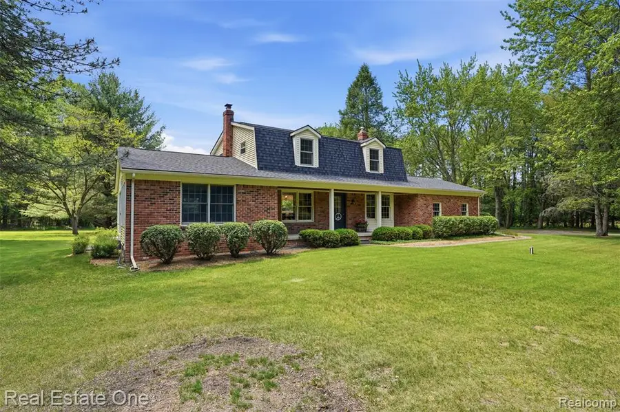 1765 Rowe, Milford, MI 48380 - #2