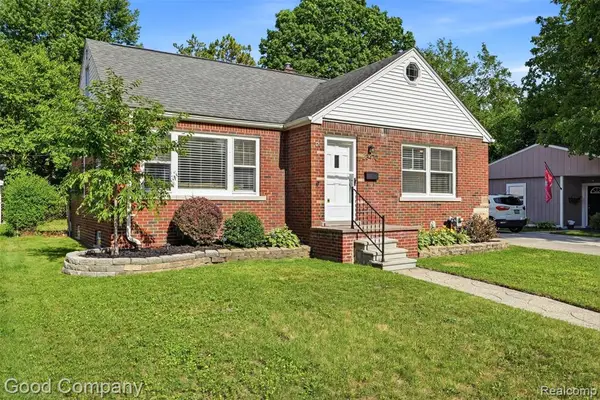 23470 Oneida, Oak Park, MI 48237