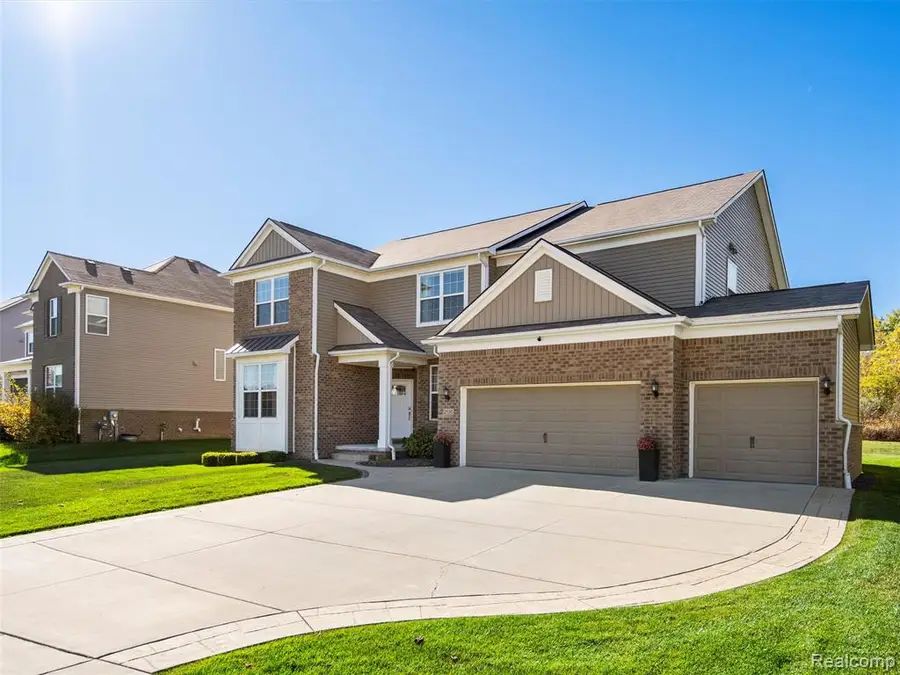 2130 Findley, Orion, MI 48360 - #2