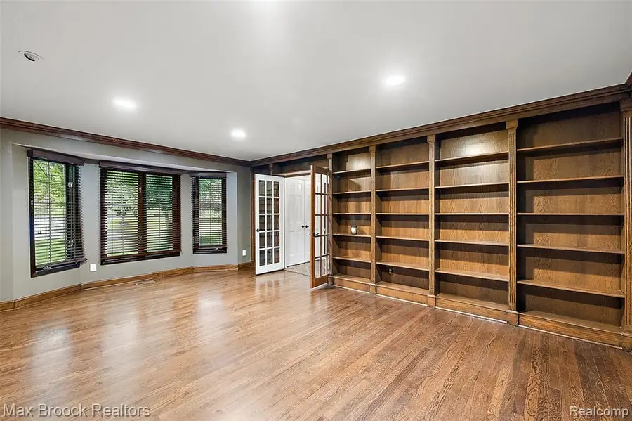 4627 Sunningdale, Bloomfield Hills, MI 48302 - #3