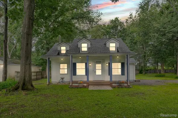 27769 Gilbert, Warren, MI 48093