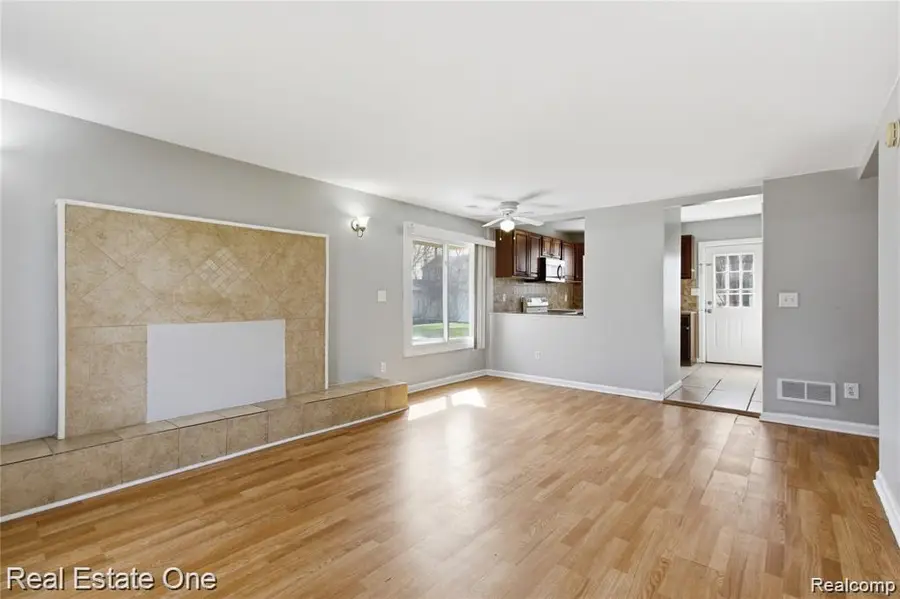 5747 Kingsbury, Dearborn Heights, MI 48127 - #2