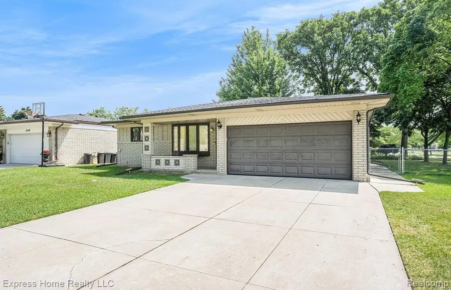35526 Dunston, Sterling Heights, MI 48310 - #2