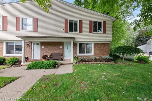 35766 Union Lake, Harrison Twp, MI 48045