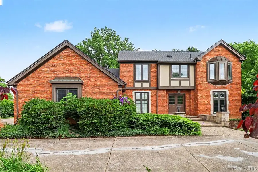 20145 Woodbend, Northville, MI 48167 - #3