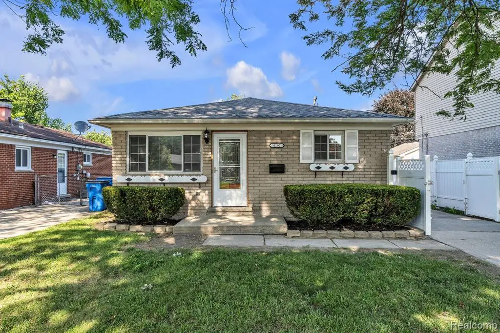 4197 Monroe, Dearborn Heights, MI 48125 - #1