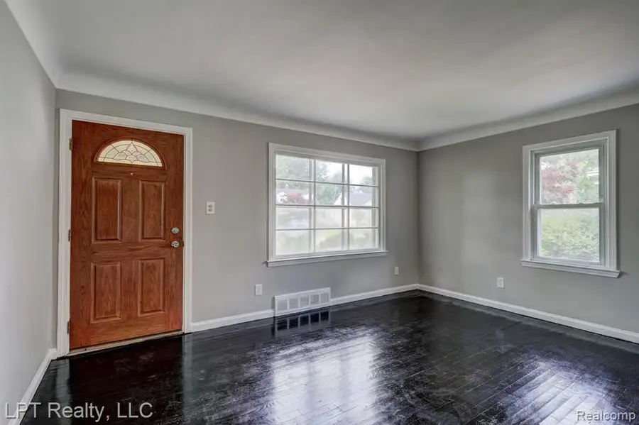 23038 Violet, Farmington, MI 48336 - #3