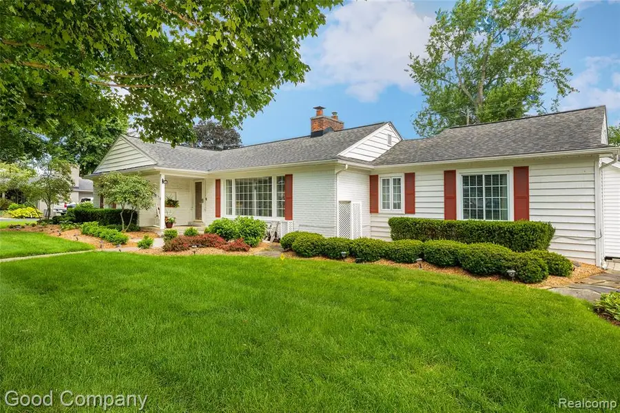 32291 Verona, Beverly Hills, MI 48025 - #2