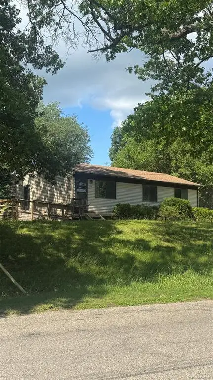 718 W Baker, Highland, MI 48357 - #2