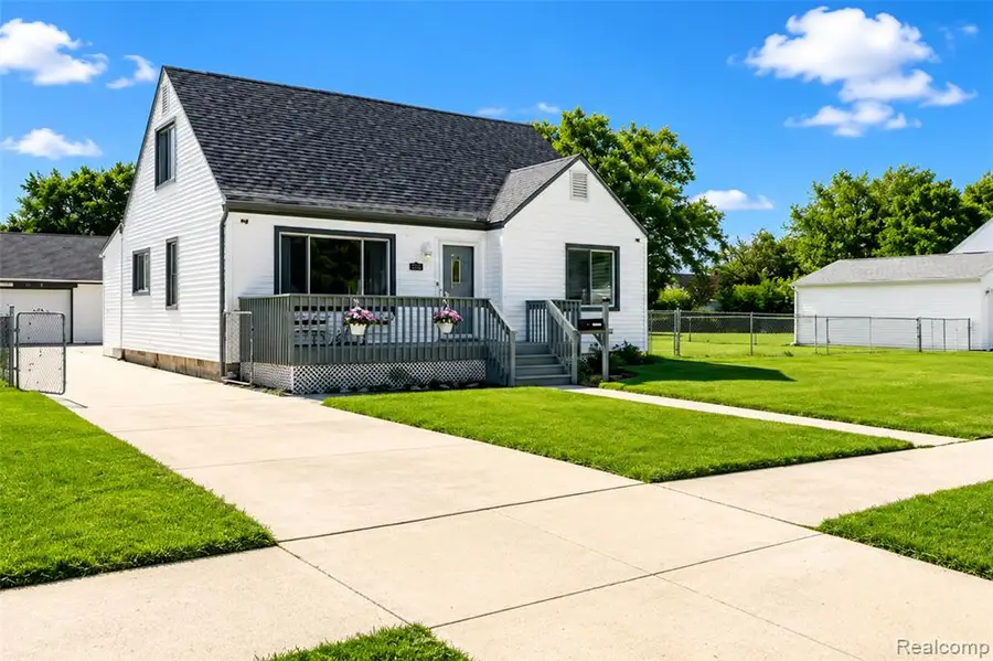 6041 Gilman, Garden City, MI 48135 - #3