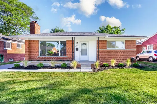 22701 Amherst, Saint Clair Shores, MI 48081