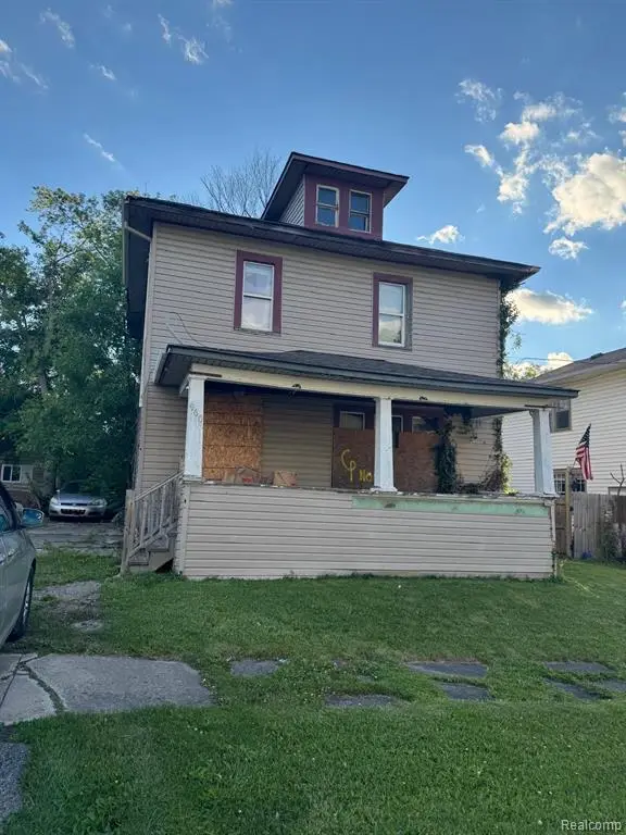 960 Vosburg, Flint, MI 48503