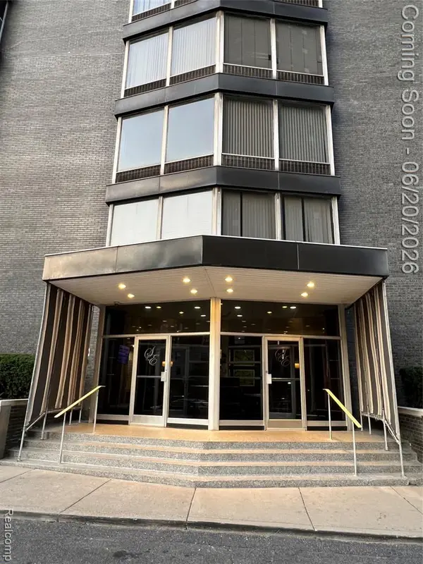 8200 E Jefferson #1509, Detroit, MI 48214
